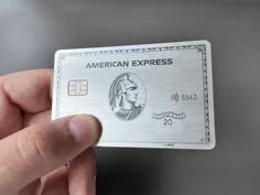 Carte AMEX Platinum avec 50 billets de 100 dollars